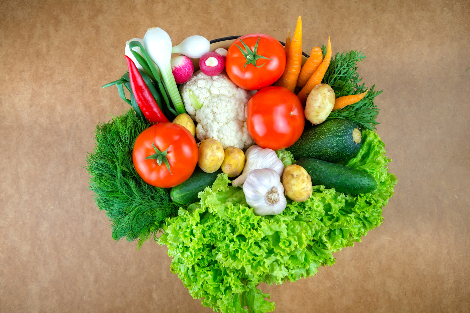 vegetables, vegetable arrangement, a bowl with vegetables.